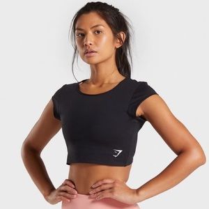 GYMSHARK Cropped black workout tee NWT